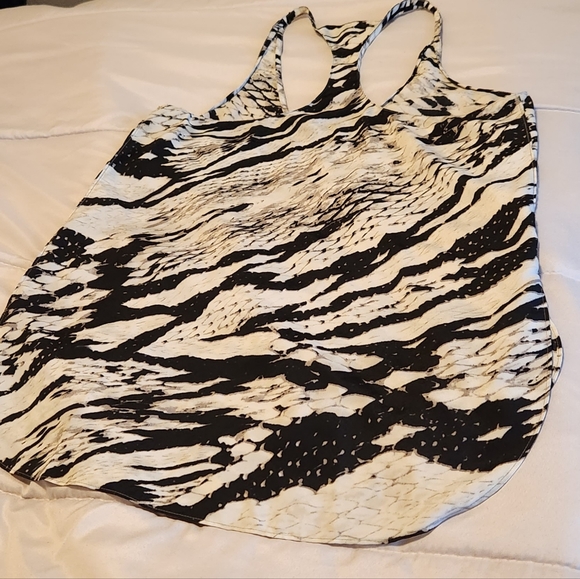 Snake print sleeveless top - Picture 4 of 4
